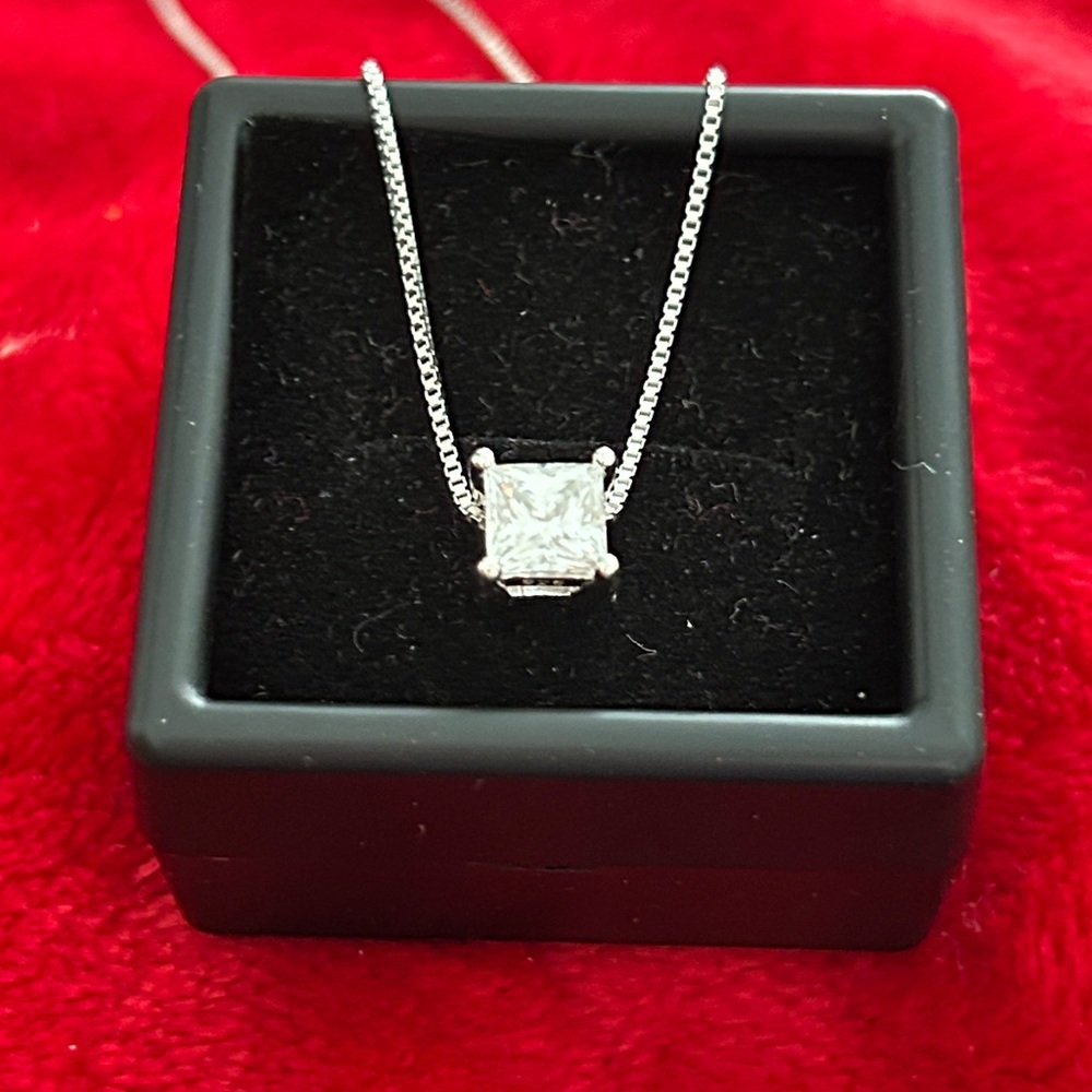 Luxury Square 1.0 CT Moissanite‎ Diamond 925 Sterling Silver pendant Necklace